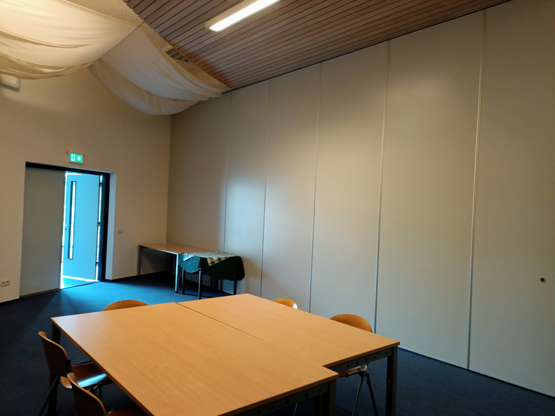 Kleine zaal richting scheidingswand Kleine zaal richting scheidingswand